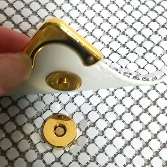 Vintage Mesh Envelope Style Pocketbook - Picture 8 of 11